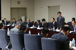 ISO发行后，与经济产业省局长・审议官召开会议，交换意见（2007年10月）
